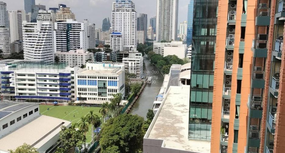 For rent 2 bedrooms condo in Watthana, Bangkok