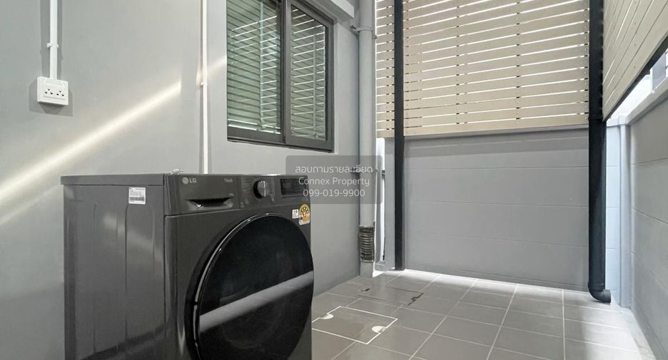 For rent 3 bedrooms townhouse in Bang Phli, Samut Prakan