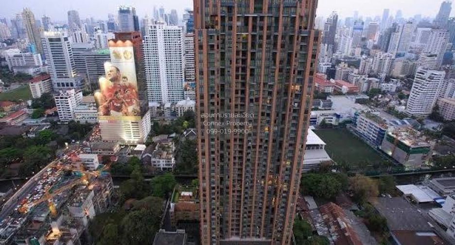 For rent 4 bedrooms condo in Watthana, Bangkok