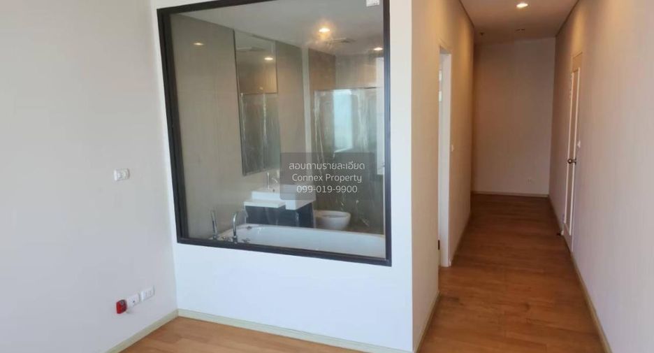 For rent 4 bedrooms condo in Watthana, Bangkok