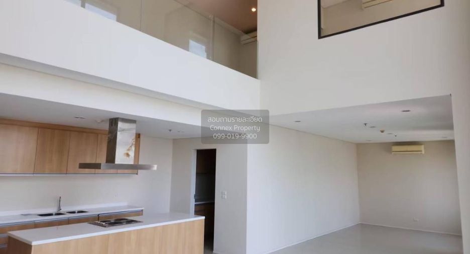 For rent 4 bedrooms condo in Watthana, Bangkok