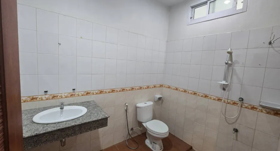 Gewerbefläche zur Miete mit 4 Zimmer in Hua Hin, Prachuap Khiri Khan