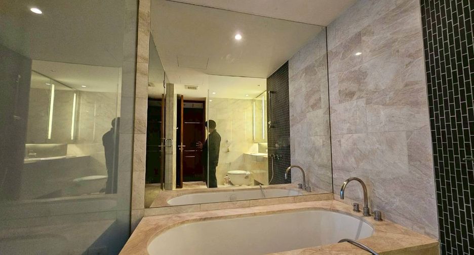 For rent 1 bed condo in Pathum Wan, Bangkok