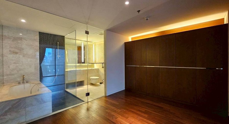For rent 1 bed condo in Pathum Wan, Bangkok