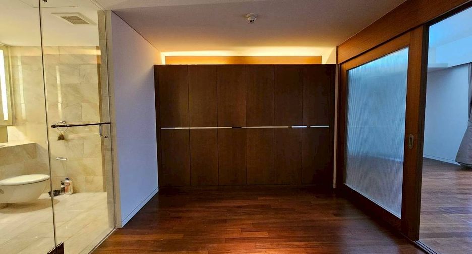 For rent 1 bed condo in Pathum Wan, Bangkok