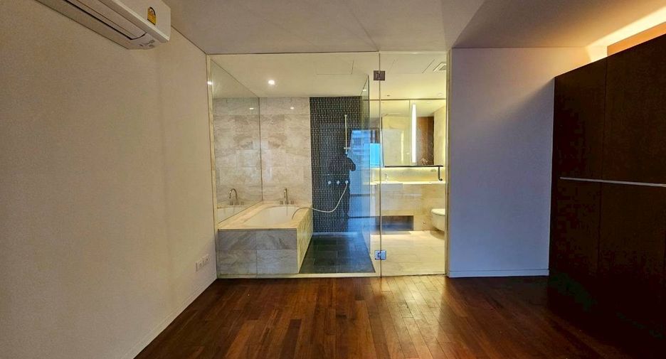For rent 1 bed condo in Pathum Wan, Bangkok