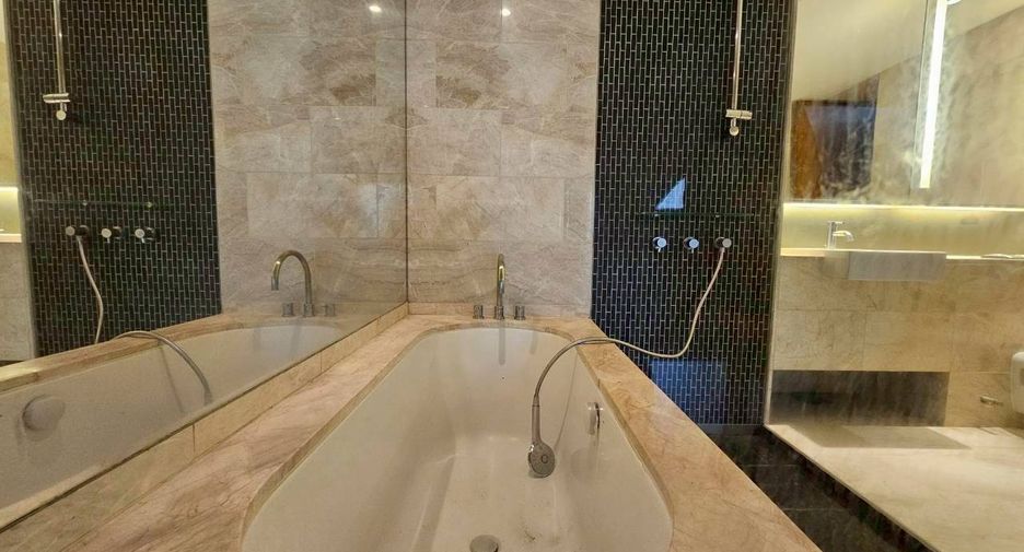 For rent 1 bed condo in Pathum Wan, Bangkok