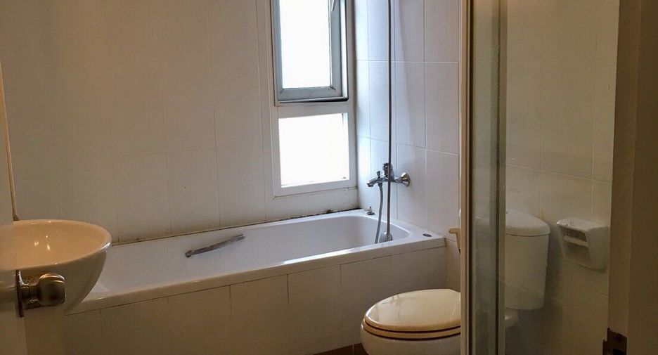 For rent 3 ベッドルーム condo in Watthana, Bangkok