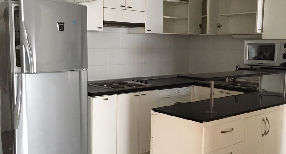 For rent 3 ベッドルーム condo in Watthana, Bangkok