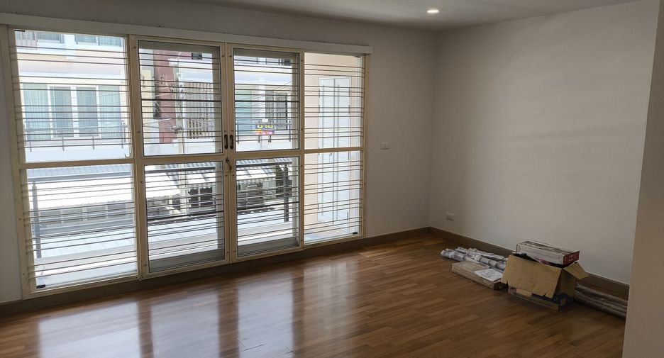 For rent 3 ベッドルーム house in Wang Thonglang, Bangkok
