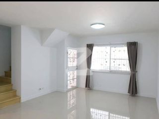 Reihenhaus zum Kauf mit 3 Zimmer in Bang Phli, Samut Prakan