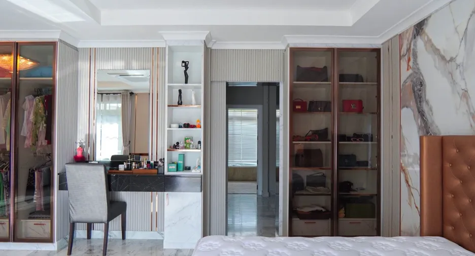 For sale 5 bedrooms villa in East Pattaya, Pattaya