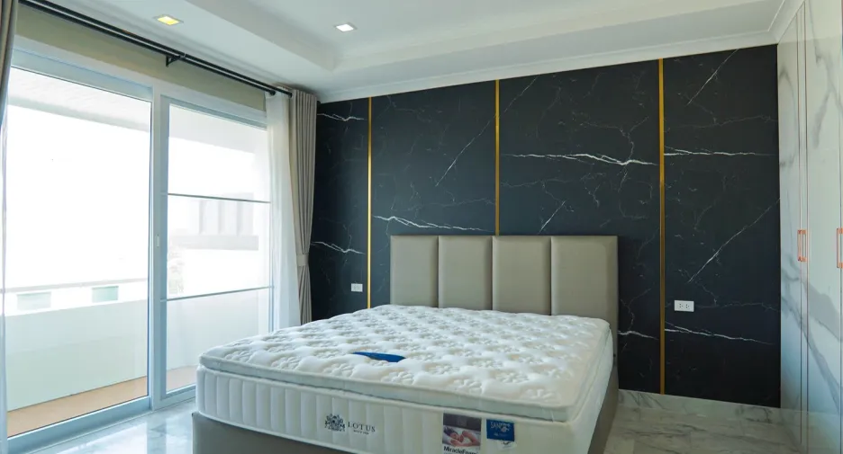For sale 5 bedrooms villa in East Pattaya, Pattaya