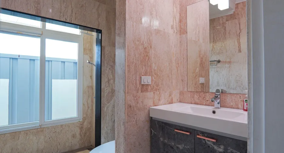 For sale 5 bedrooms villa in East Pattaya, Pattaya