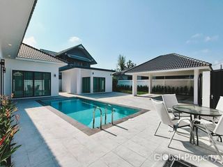 Haus zum Kauf mit 4 Zimmer in Bang Lamung, Chonburi
