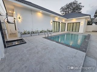Haus zum Kauf mit 4 Zimmer in Bang Lamung, Chonburi