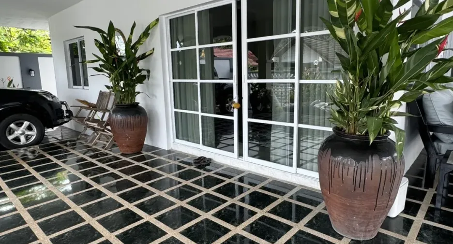 For sale and for rent 3 bedrooms villa in East Pattaya, Pattaya