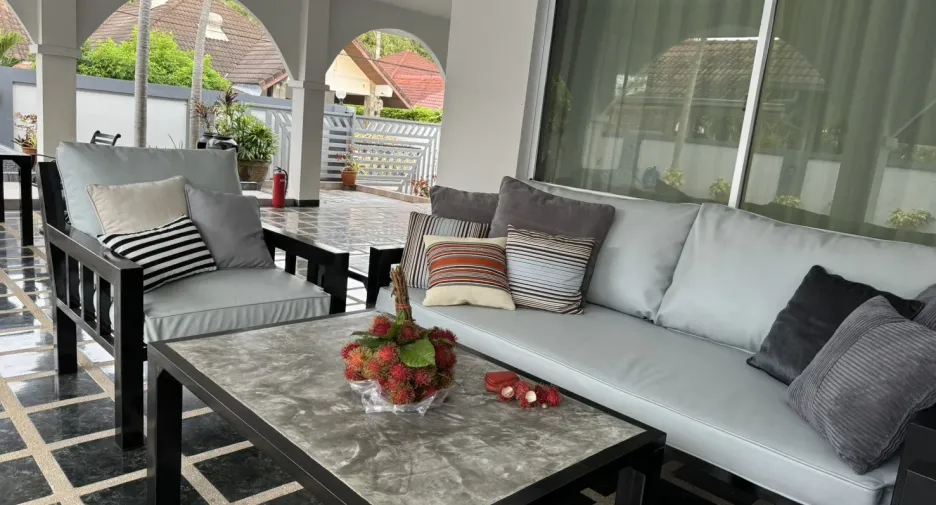 For sale and for rent 3 bedrooms villa in East Pattaya, Pattaya