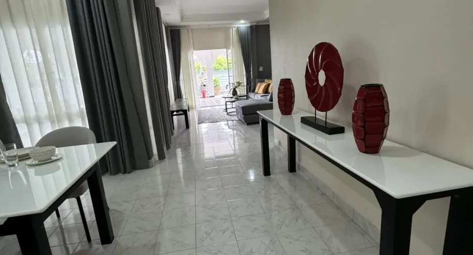 For sale and for rent 3 bedrooms villa in East Pattaya, Pattaya