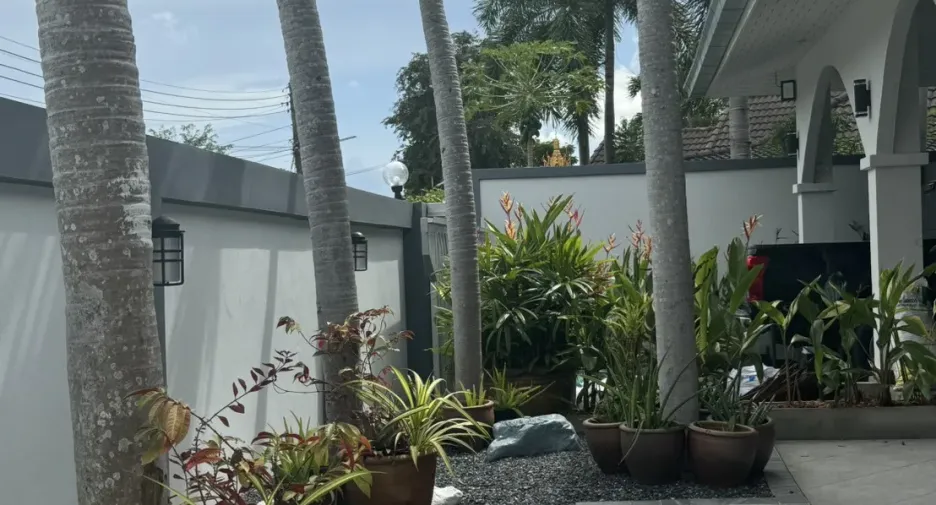 For sale and for rent 3 bedrooms villa in East Pattaya, Pattaya