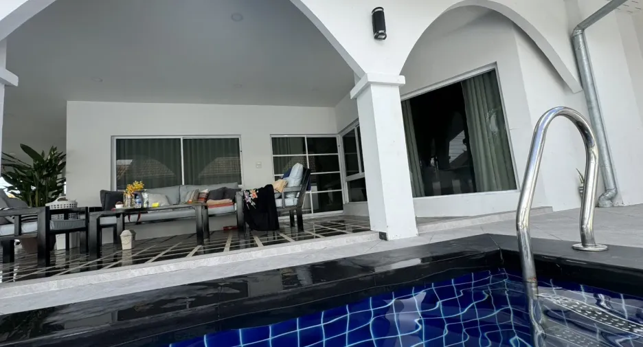 For sale and for rent 3 bedrooms villa in East Pattaya, Pattaya