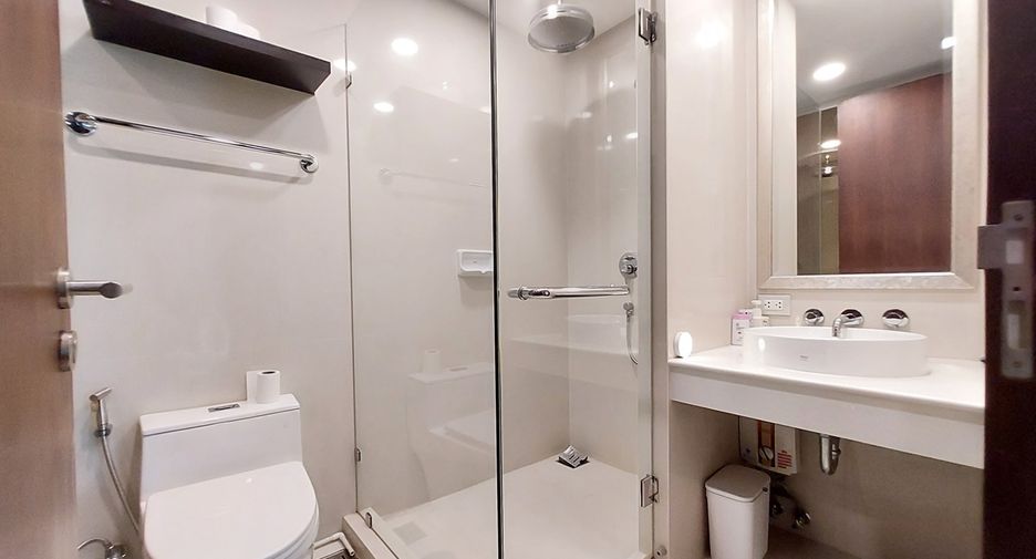 À vendre 2 chambres condo à Watthana, Bangkok