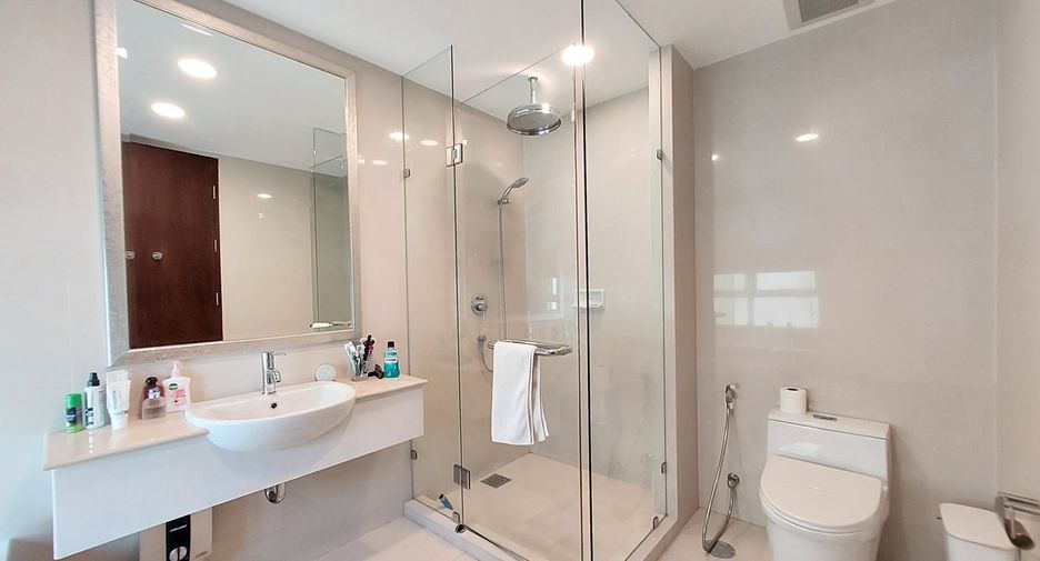 À vendre 2 chambres condo à Watthana, Bangkok