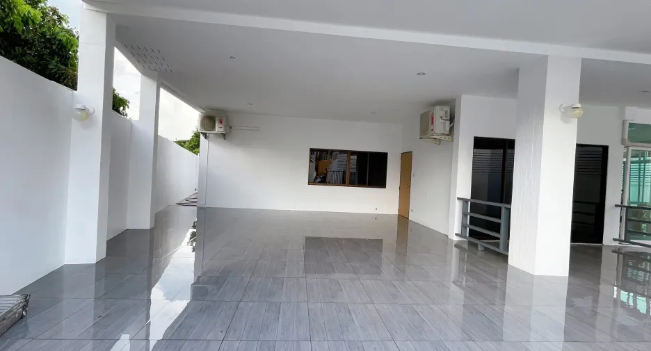 For rent 3 bedrooms house in Saraphi, Chiang Mai