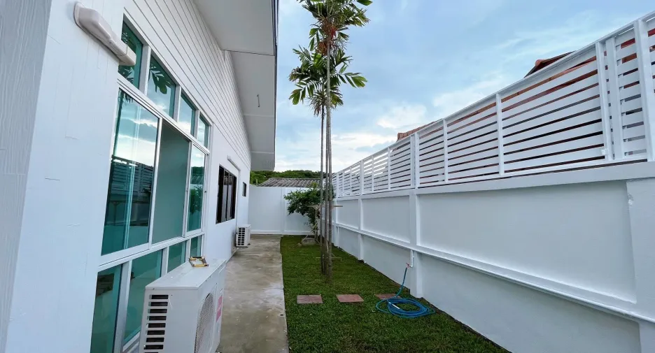 For rent 3 bedrooms house in Saraphi, Chiang Mai