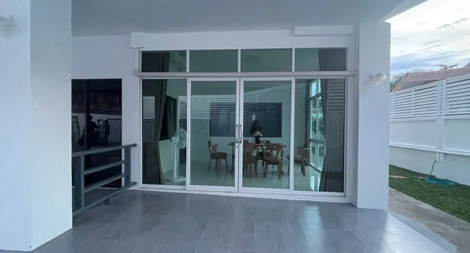 For rent 3 bedrooms house in Saraphi, Chiang Mai