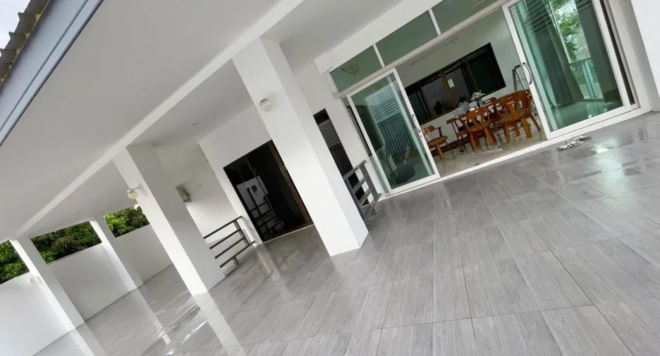 For rent 3 bedrooms house in Saraphi, Chiang Mai
