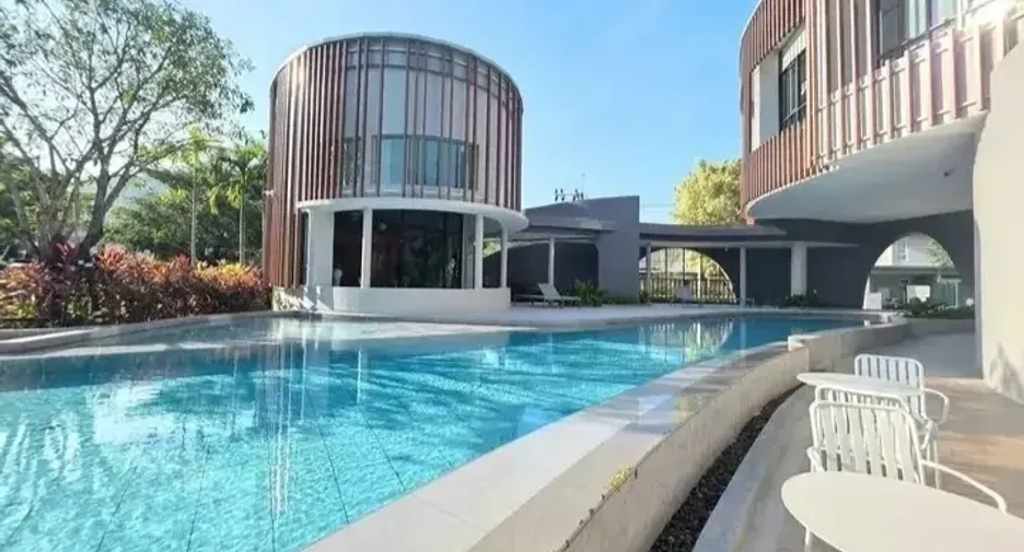 For rent 4 bedrooms house in Mueang Phuket, Phuket