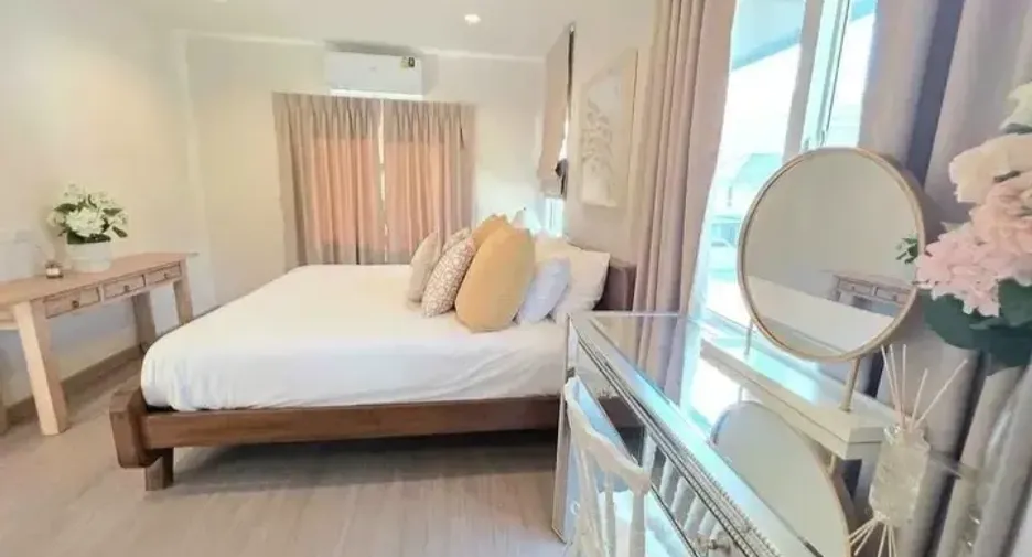 For rent 4 bedrooms house in Mueang Phuket, Phuket