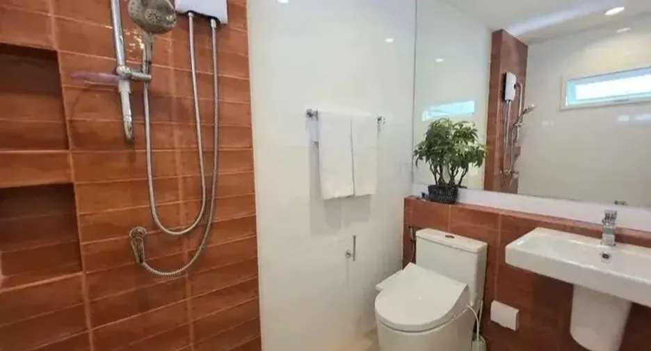 For rent 4 bedrooms house in Mueang Phuket, Phuket