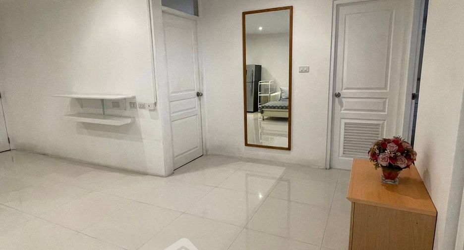 À vendre 2 chambres condo à Khlong Toei, Bangkok