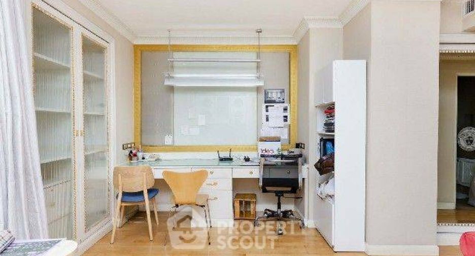 Wohnung zur Miete mit 3 Zimmer in Pathum Wan, Bangkok