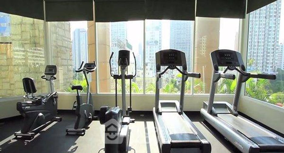 For rent 3 bedrooms condo in Sathon, Bangkok