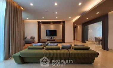 Condo en alquiler de 3 habitaciones en Sathon, Bangkok