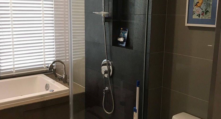 À vendre 1 chambre condo à Bang Rak, Bangkok