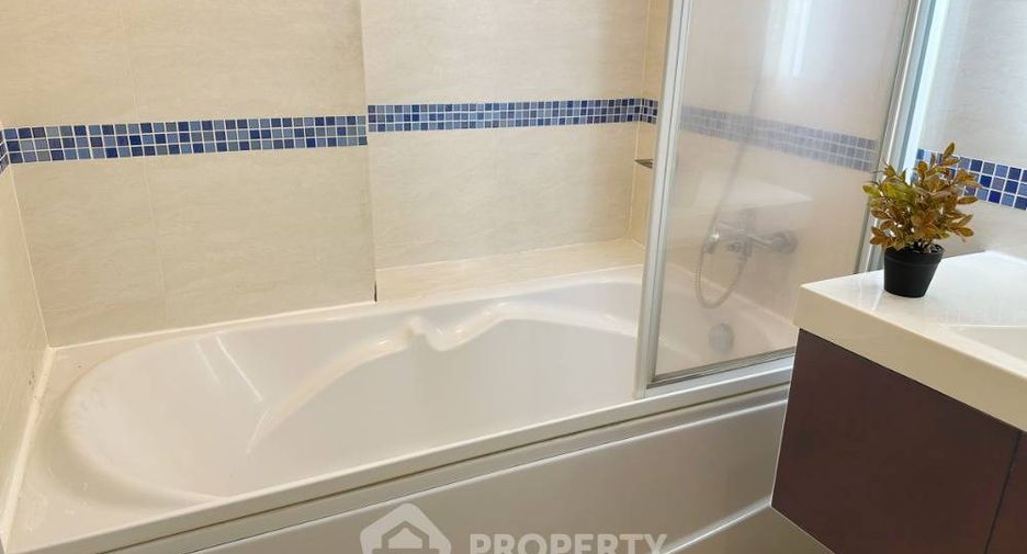 For sale 1 Beds condo in Khlong Toei, Bangkok