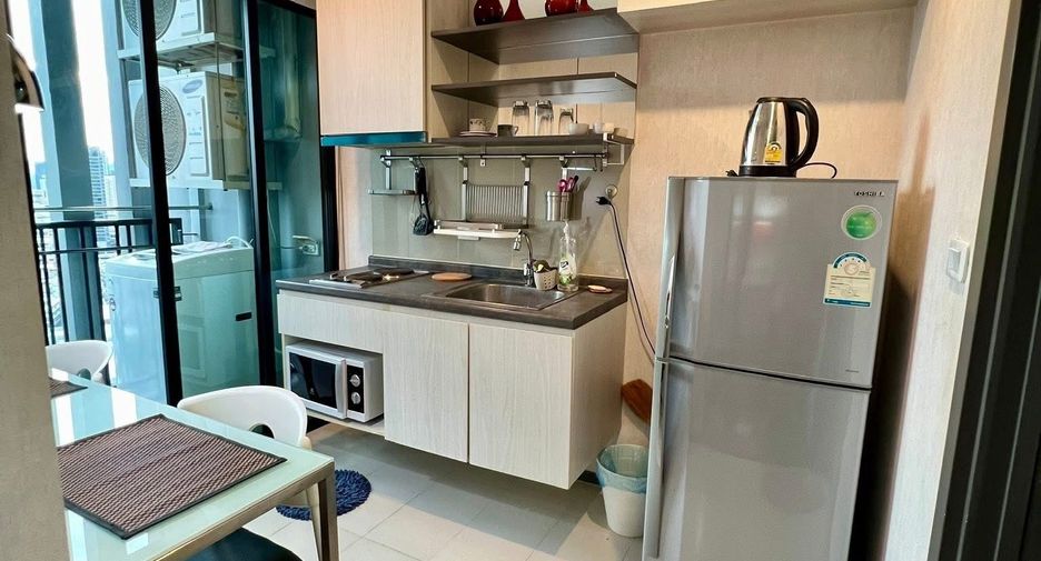 Condo en alquiler de 1 habitaciones en Watthana, Bangkok