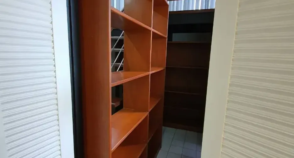 For rent 2 bedrooms townhouse in Watthana, Bangkok