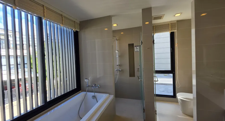 For sale 5 bedrooms villa in Thalang, Phuket