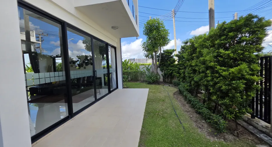 For sale 5 bedrooms villa in Thalang, Phuket