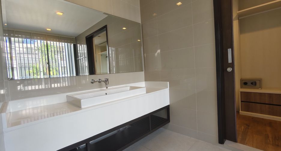 For sale 5 bedrooms villa in Thalang, Phuket