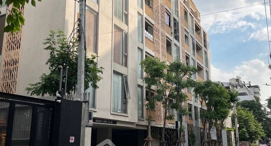 For sale 1 bed condo in Pathum Wan, Bangkok