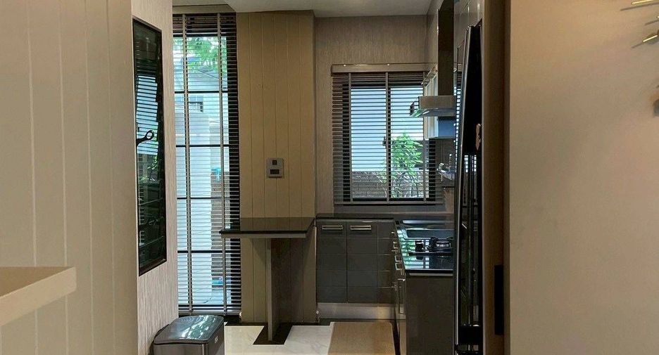For rent 5 bedrooms house in Suan Luang, Bangkok