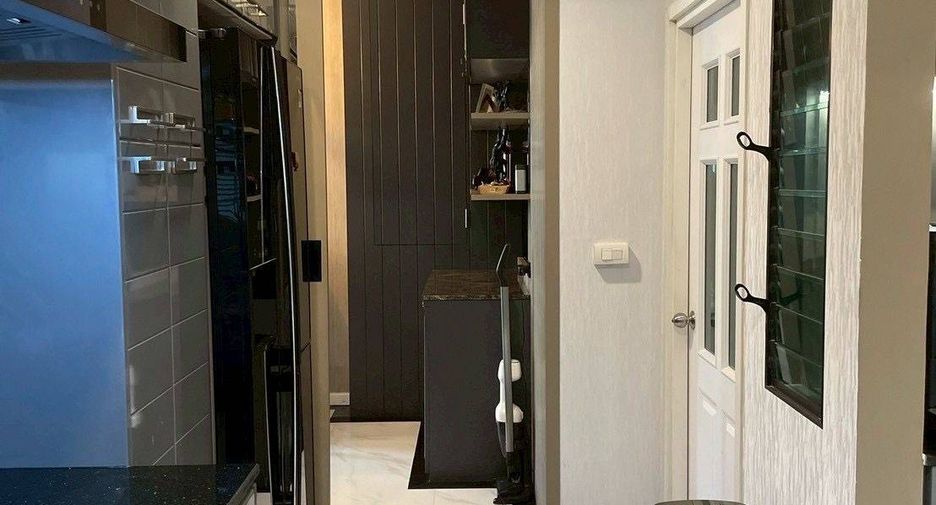 For rent 5 bedrooms house in Suan Luang, Bangkok