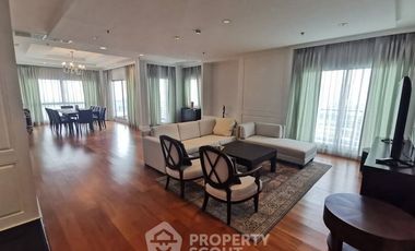 For rent 4 bedrooms apartment in Pathum Wan, Bangkok