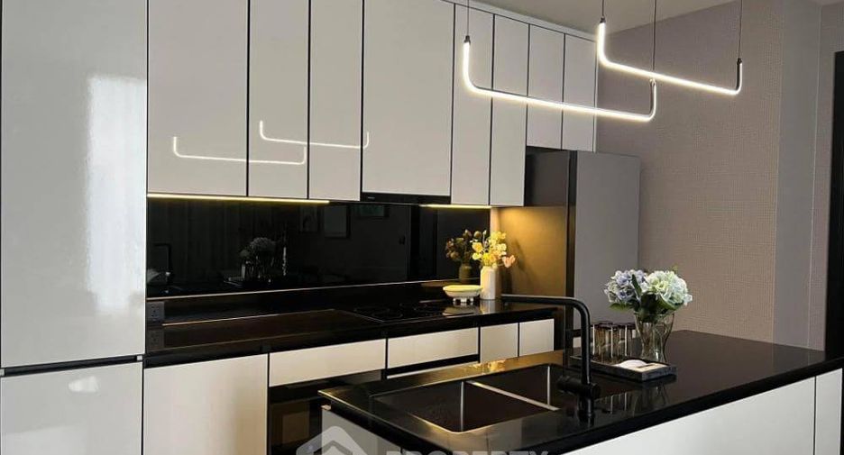 For rent 2 bedrooms condo in Khlong San, Bangkok
